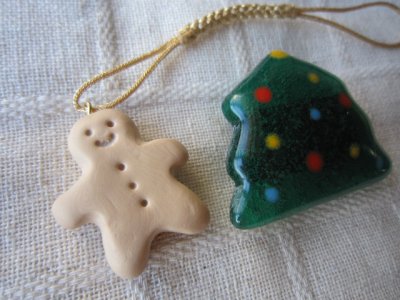 画像2: クリスマスツリー帯留めとジンジャーボーイクッキーの帯飾り