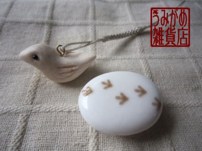 画像2: 小鳥の足跡帯留めと白い小鳥の帯飾り