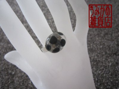 画像4: クリアガラスに黒水玉のリング