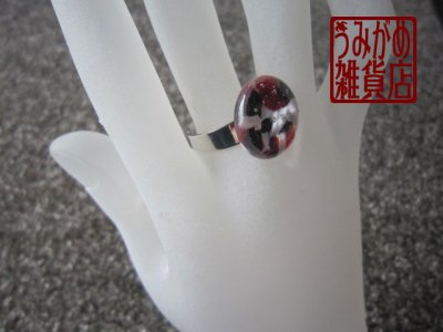 画像4: 赤・黒・白のモザイクガラスの指輪（丸型）