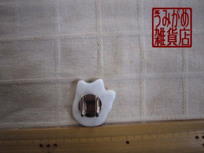 招き猫の帯留め＊大きさ参考画像
