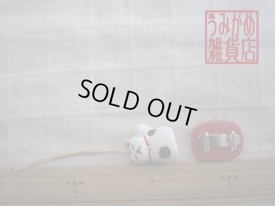 猫の肉球帯留めと招き猫の帯飾り＊大きさ参考画像