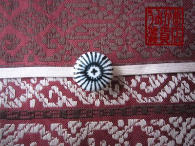 帯地・帯締め上の参考画像（帯地・帯締めは商品に含まれません）
