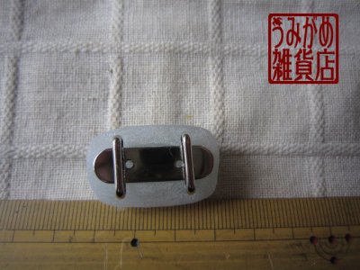 やもりの帯留め＊パート・ド・ヴェール＊大きさ参考画像