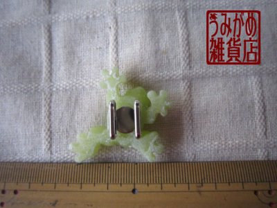 かえるの帯留め＊大きさ参考画像