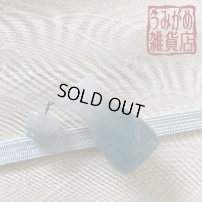 徳利とおちょこの帯留め（帯・帯締めは商品に含まれません）