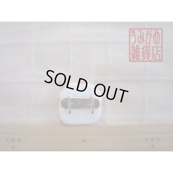 市松模様の帯留め＊大きさ参考画像