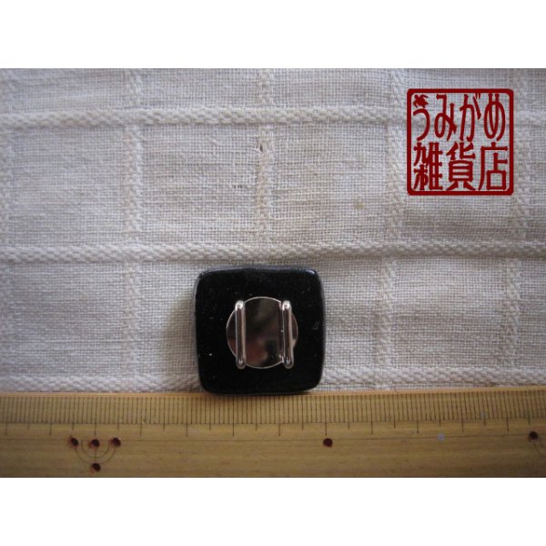 桃枝の帯留め＊大きさ参考画像