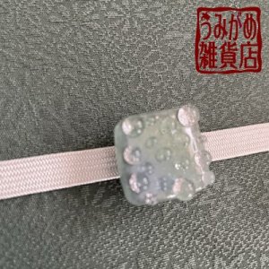 画像: 雨粒の帯留め（薄緑）